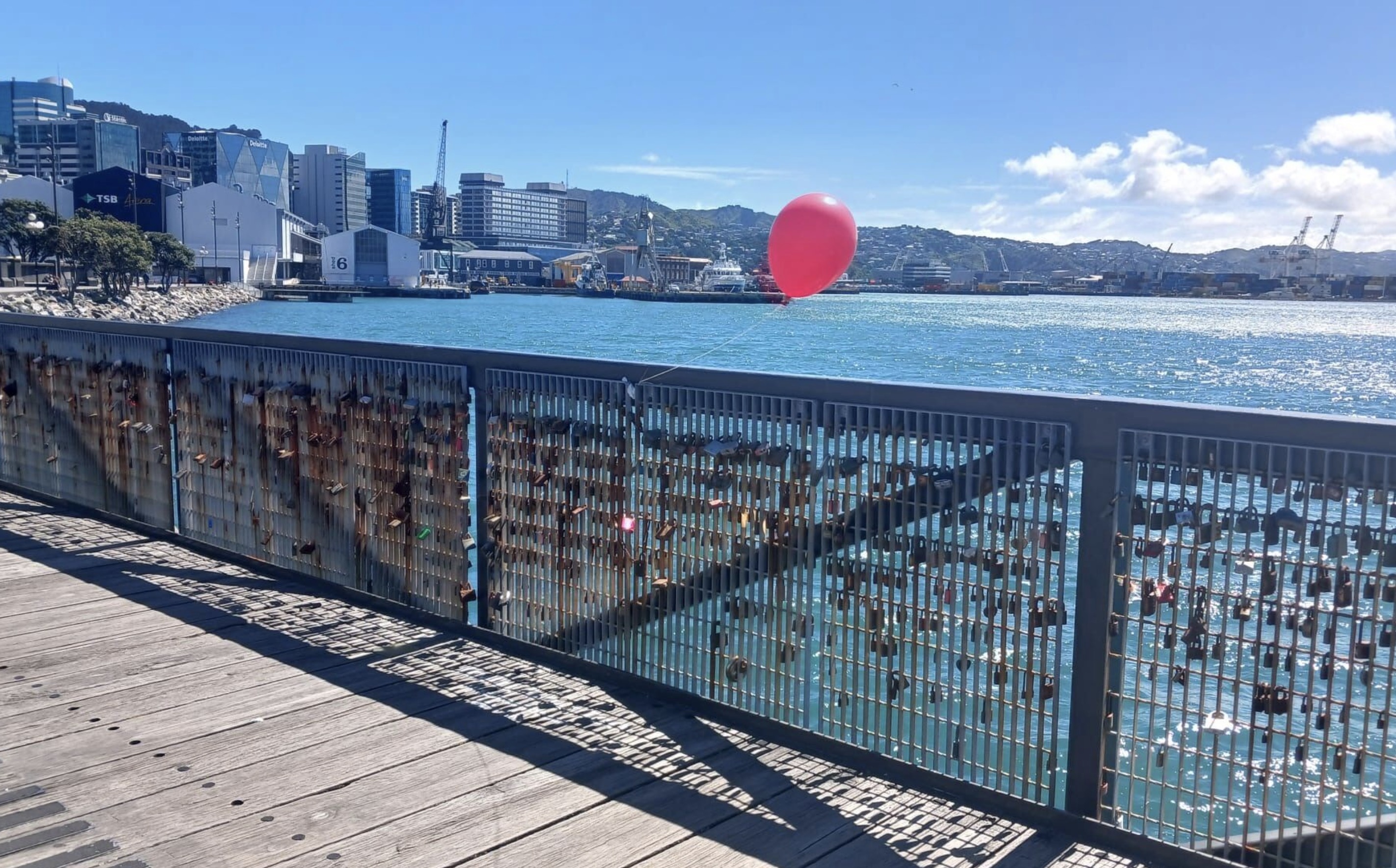 Red balloons descend on Aotearoa in new activation via OMD Create to mark launch of HBO Original series ‘IT: Welcome to Derry’ on NEON